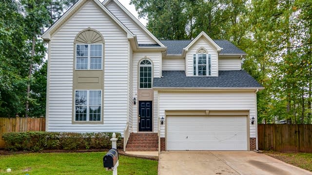 Photo 1 of 20 - 2424 Goudy Dr, Raleigh, NC 27615