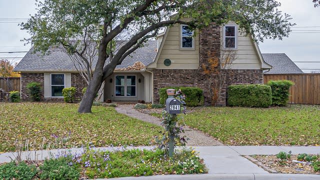 Photo 1 of 34 - 2941 Knollwood Dr, Plano, TX 75075