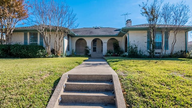 Photo 1 of 32 - 1214 Pecan Valley Dr, Garland, TX 75043