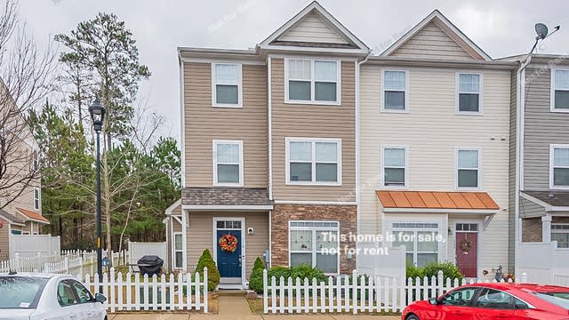 Photo 1 of 16 - 11700 Coppergate Dr #111, Raleigh, NC 27614