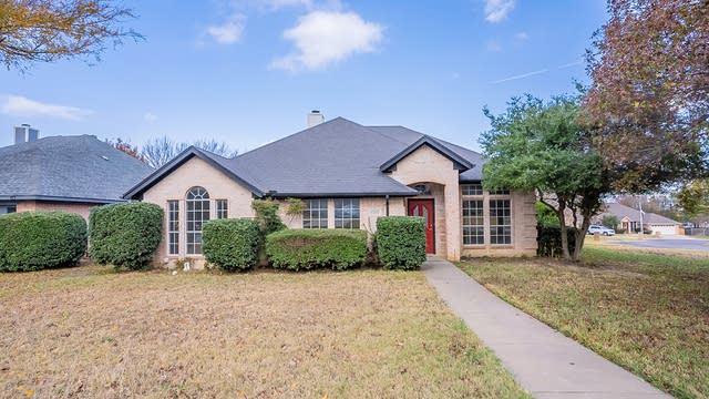 Photo 1 of 26 - 9309 Meandering Dr, North Richland Hills, TX 76182