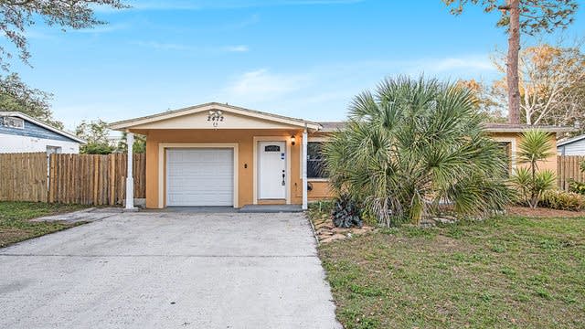 Photo 1 of 17 - 2472 Nash St, Clearwater, FL 33765